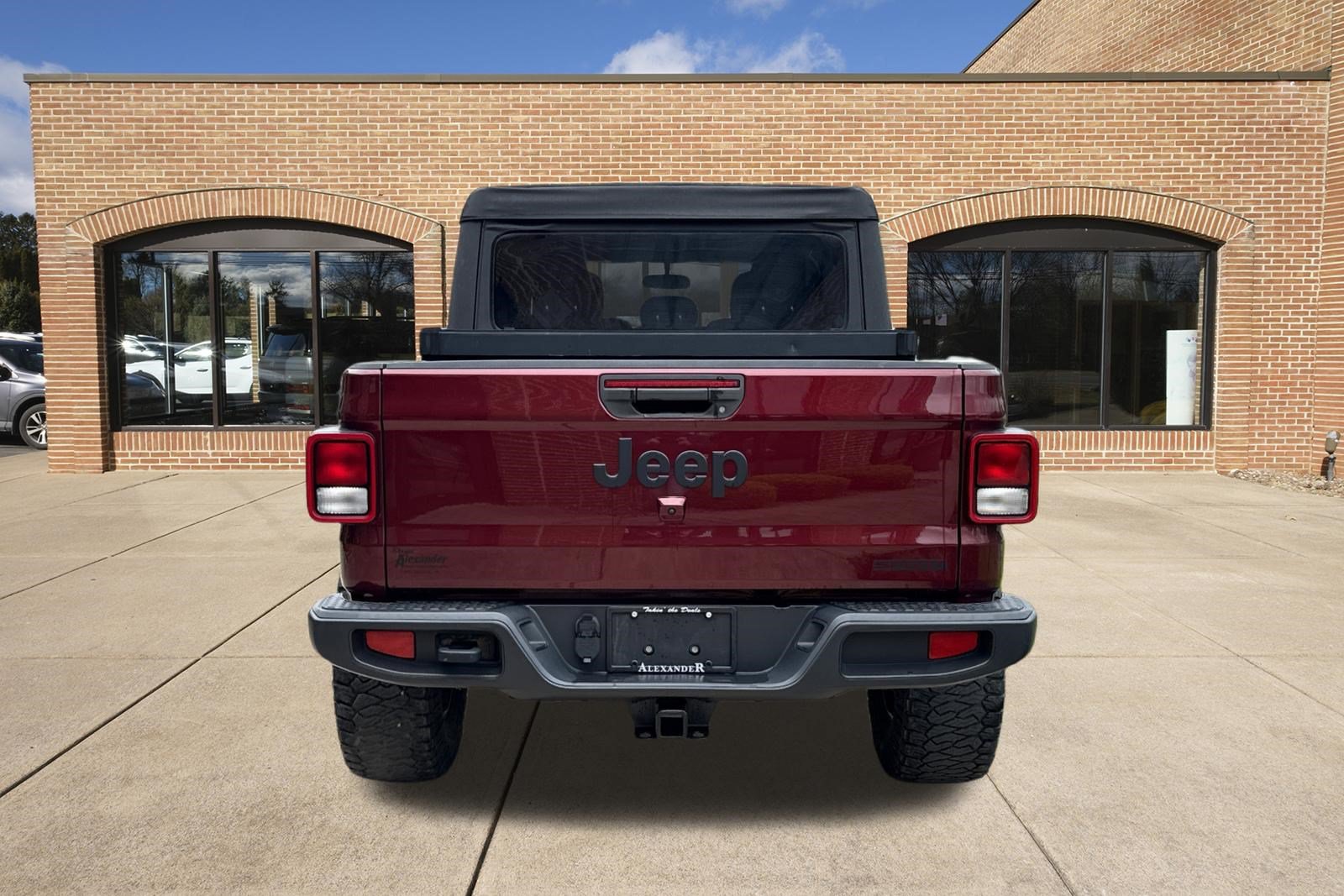 Used 2021 Jeep Gladiator Sport w/ Trailer Tow Package AWD/4WD image 8