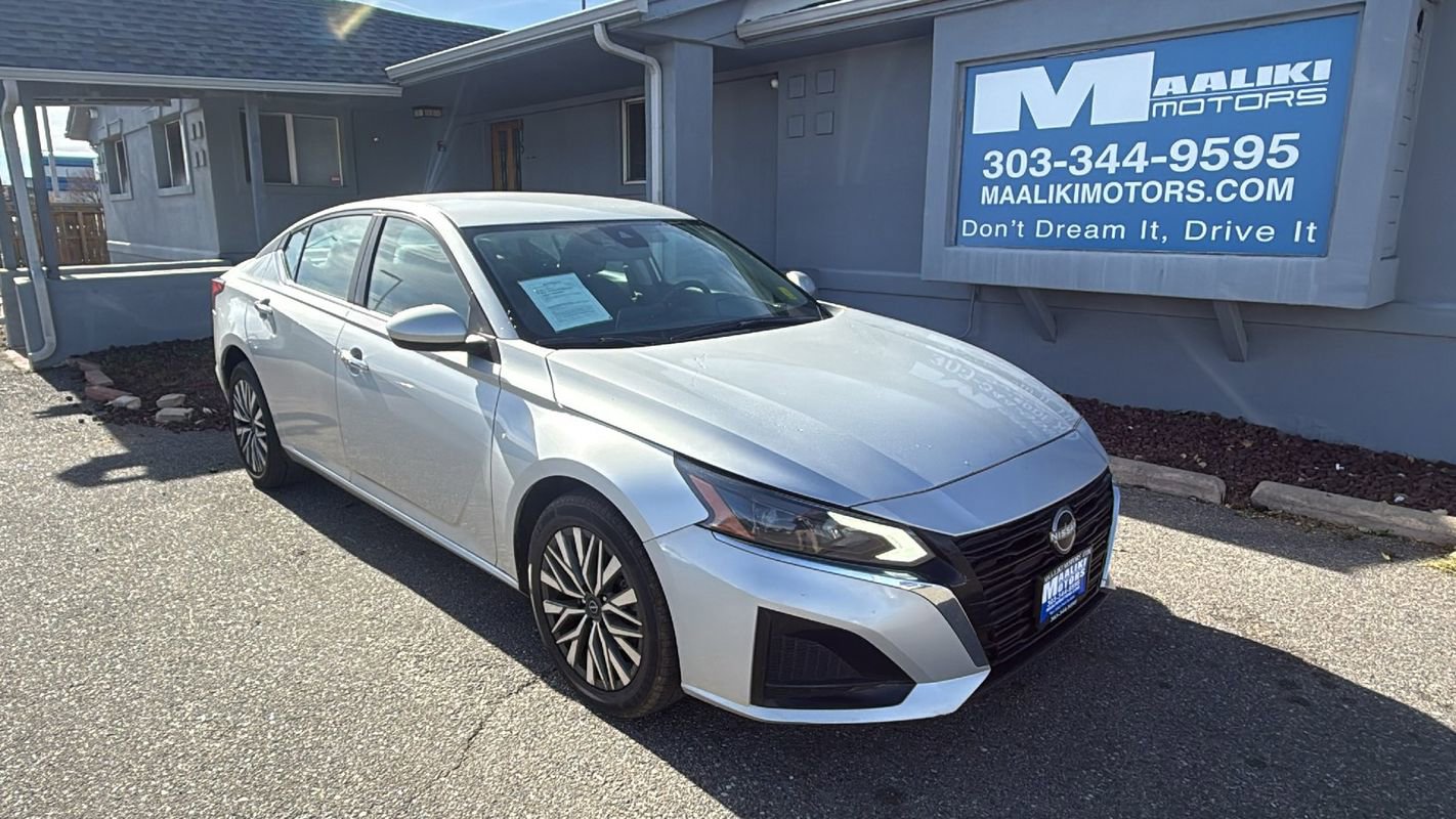 Used 2023 Nissan Altima 2.5 SV