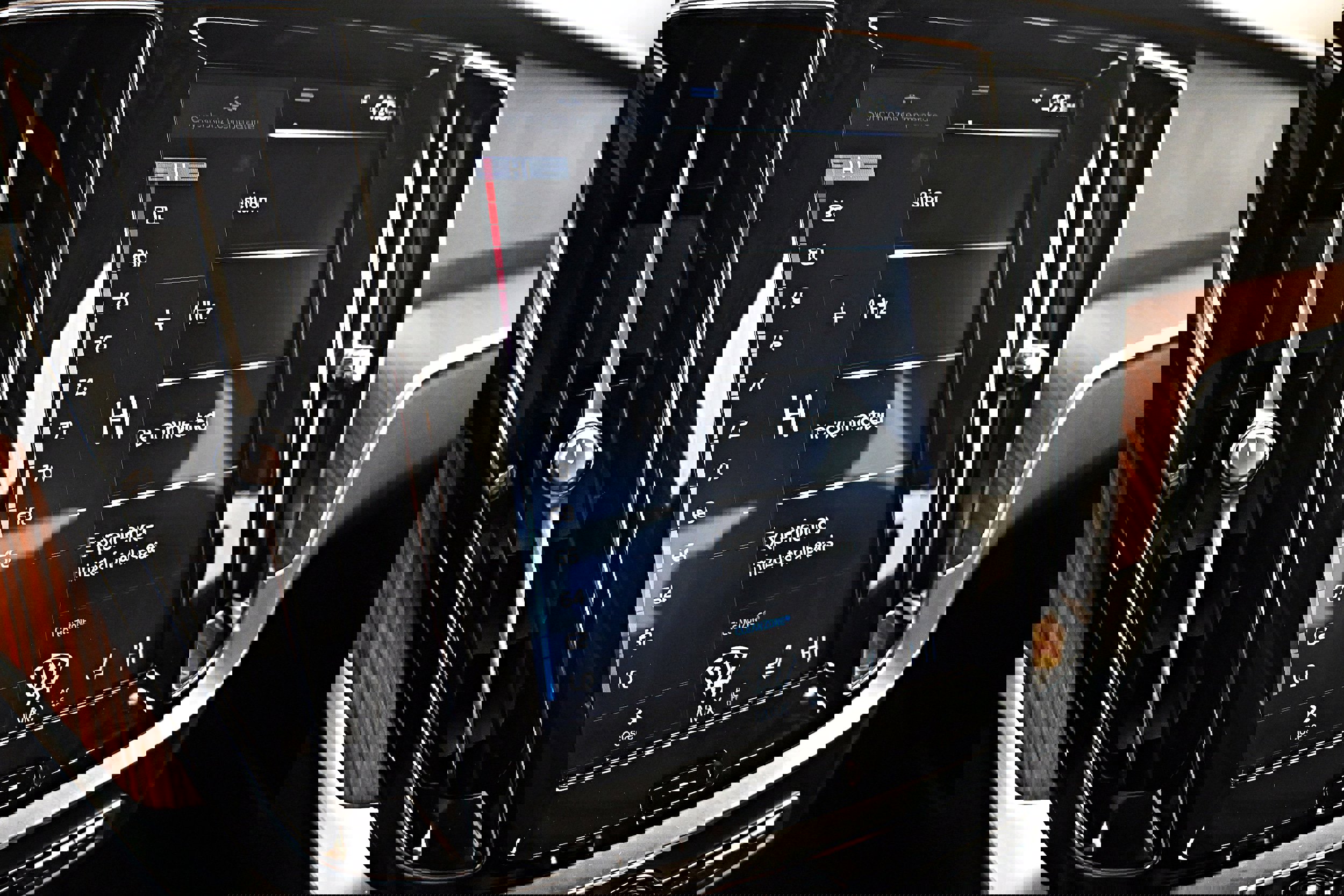 Used 2019 Volvo S60 T6 Momentum w/ Multimedia Package image 14