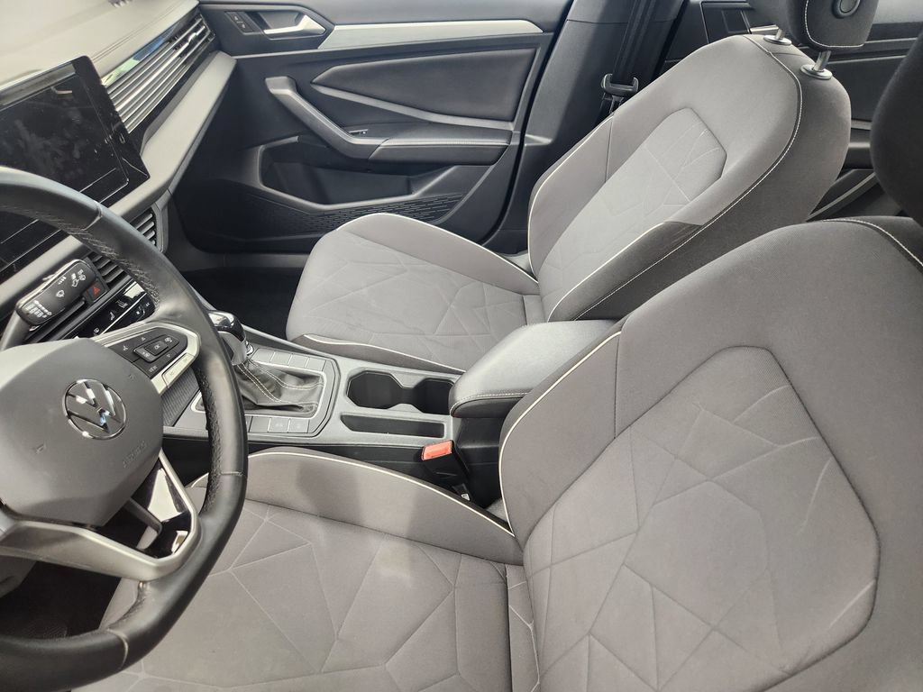 Used 2025 Volkswagen Jetta Sport FWD image 11