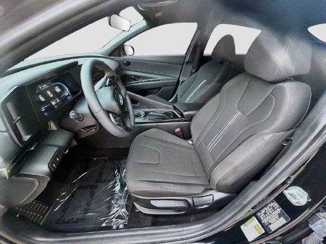 Used 2025 Hyundai Elantra Sport FWD image 20