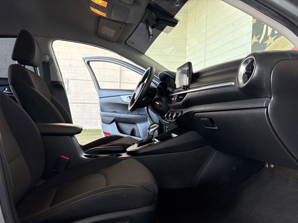 Used 2022 Kia Forte LXS FWD image 16