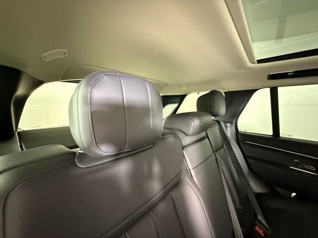 New 2025 Land Rover Range Rover SE image 26