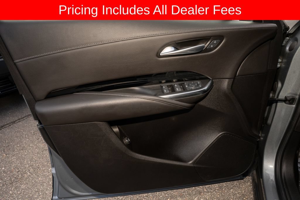 Used 2024 Cadillac XT4 Luxury w/ Cold Weather Package FWD image 13