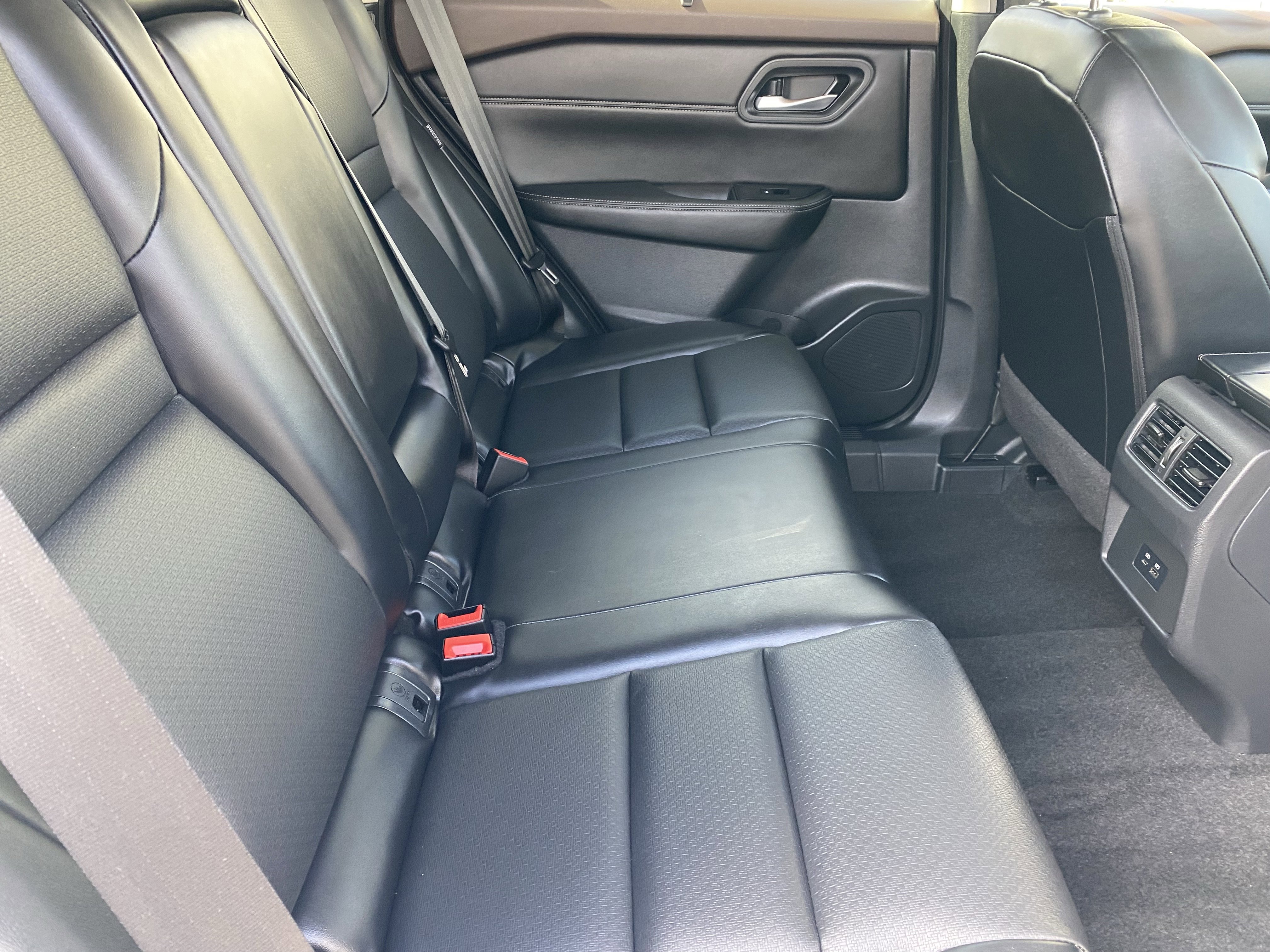 Used 2023 Nissan Rogue SV w/ SV Premium B Package image 13