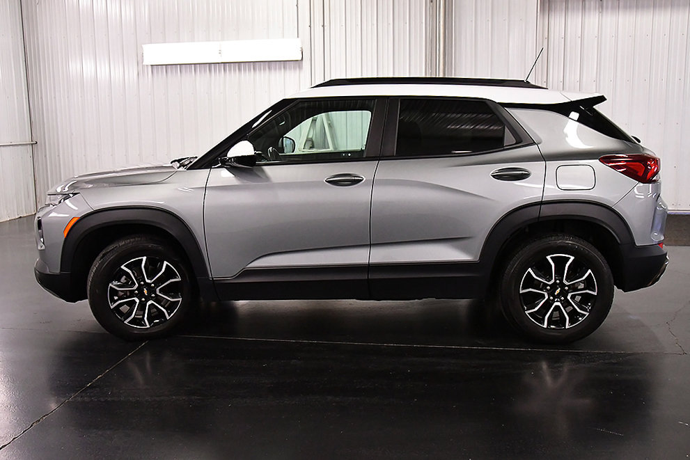 Used 2023 Chevrolet TrailBlazer ACTIV w/ Sun and Liftgate Package AWD/4WD image 4
