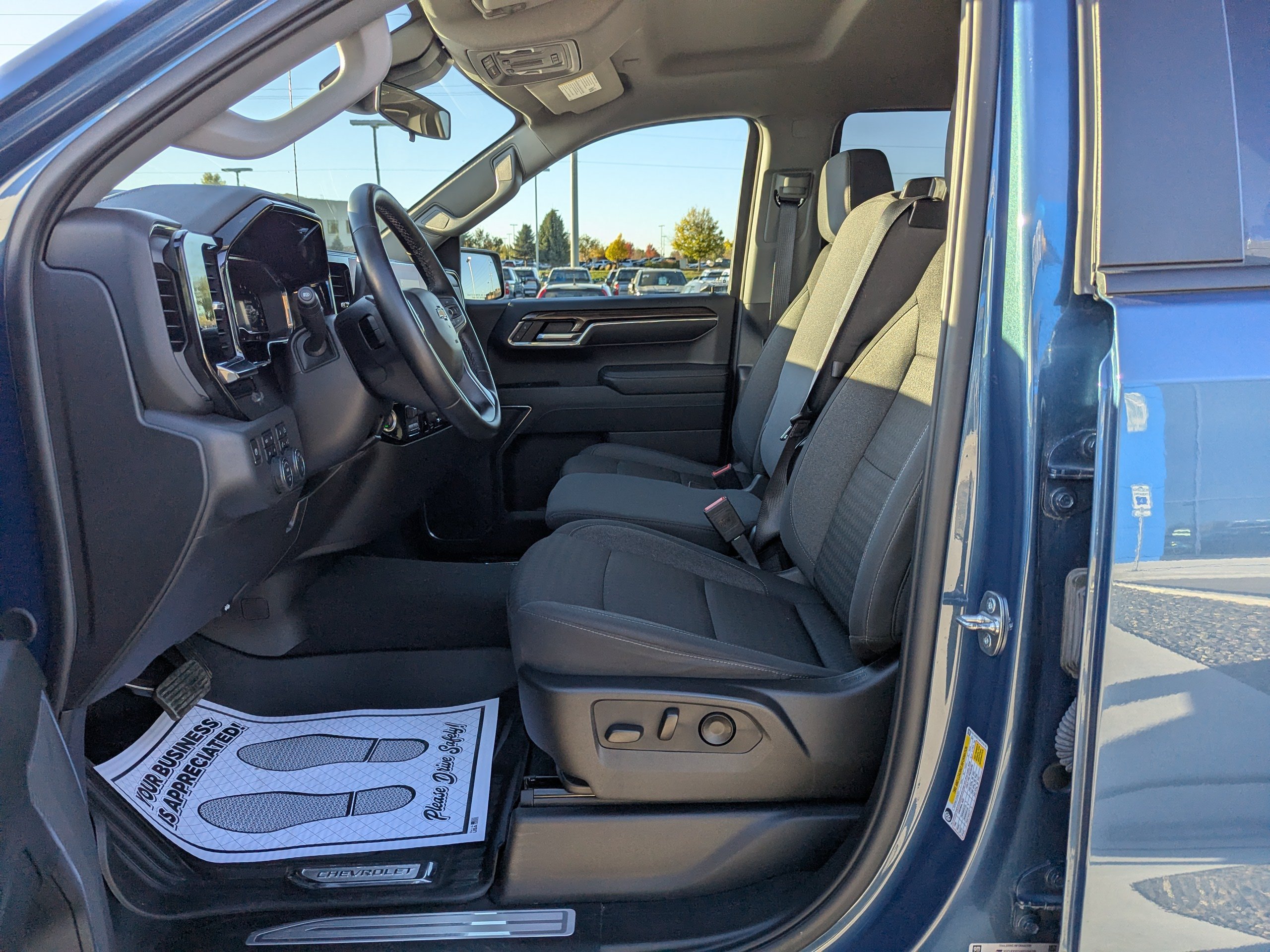 Certified 2024 Chevrolet Silverado 1500 LT AWD/4WD image 11