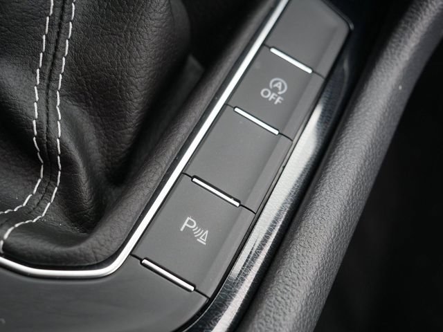 Certified 2025 Volkswagen Taos SE AWD/4WD image 35
