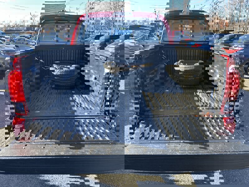 Used 2018 Toyota Tacoma SR image 8