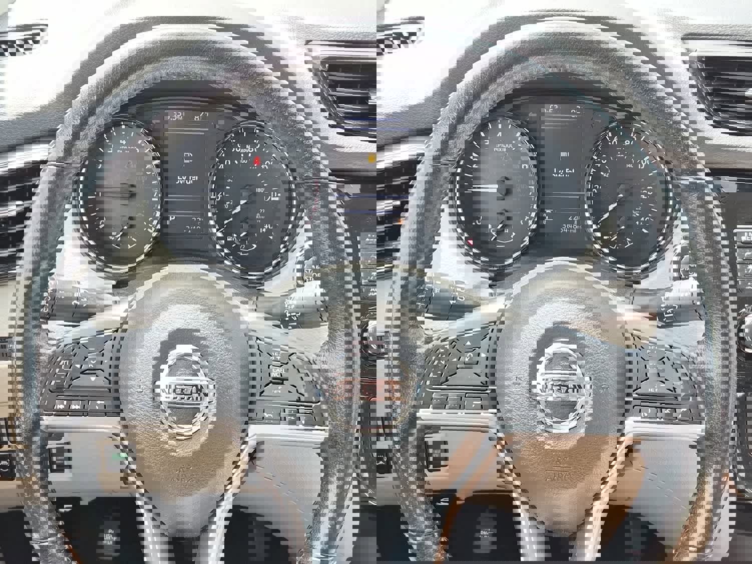 Used 2022 Nissan Rogue Sport SV image 16