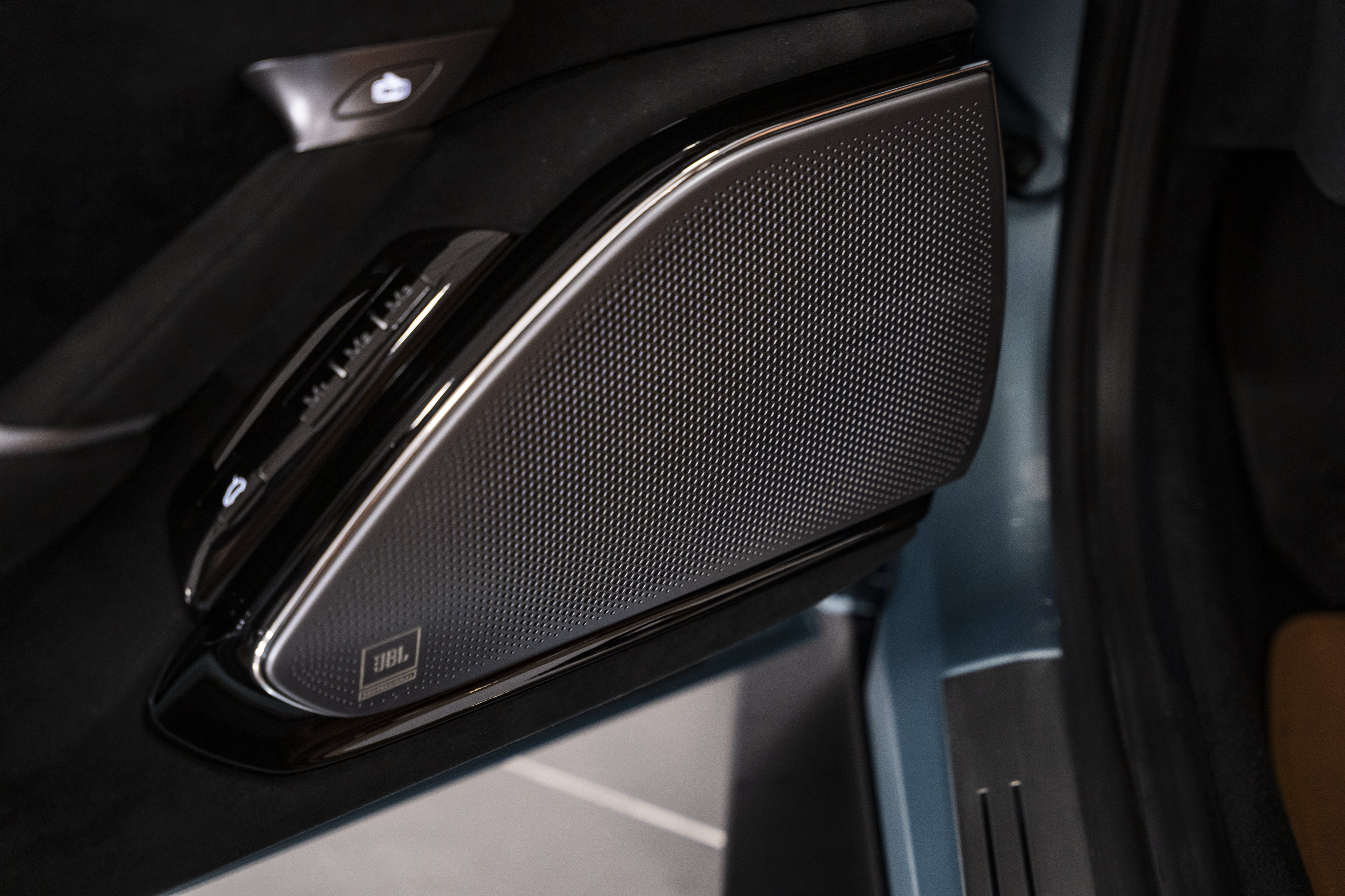 Used 2025 Ferrari Roma Spider RWD image 25
