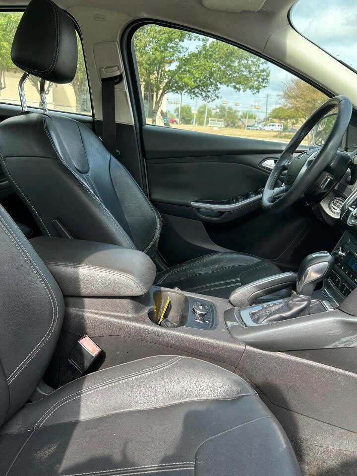 Used 2012 Ford Focus Titanium image 29