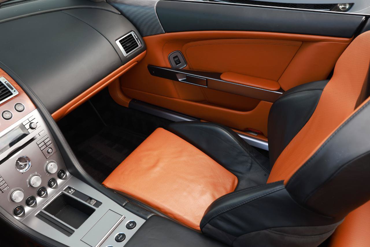 Used 2006 Aston Martin DB9 Volante RWD image 18