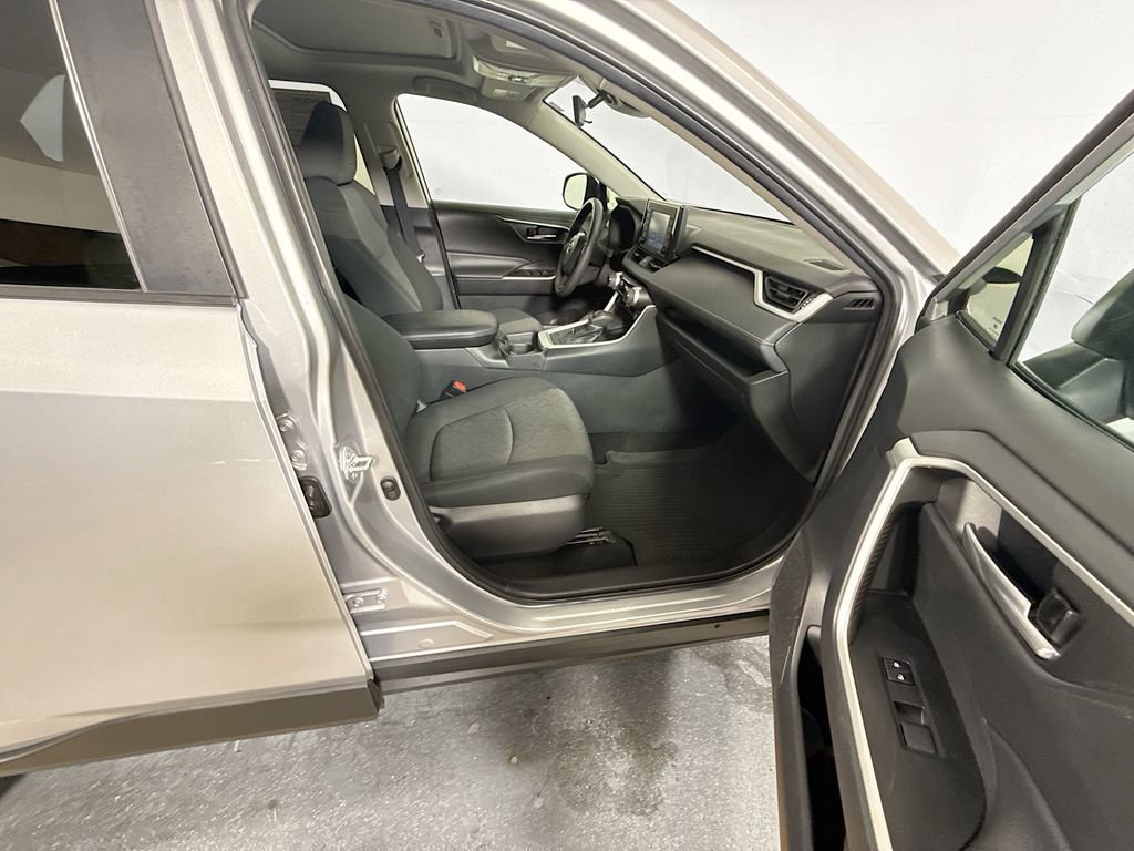 Certified 2021 Toyota RAV4 XLE w/ Convenience Package FWD image 25