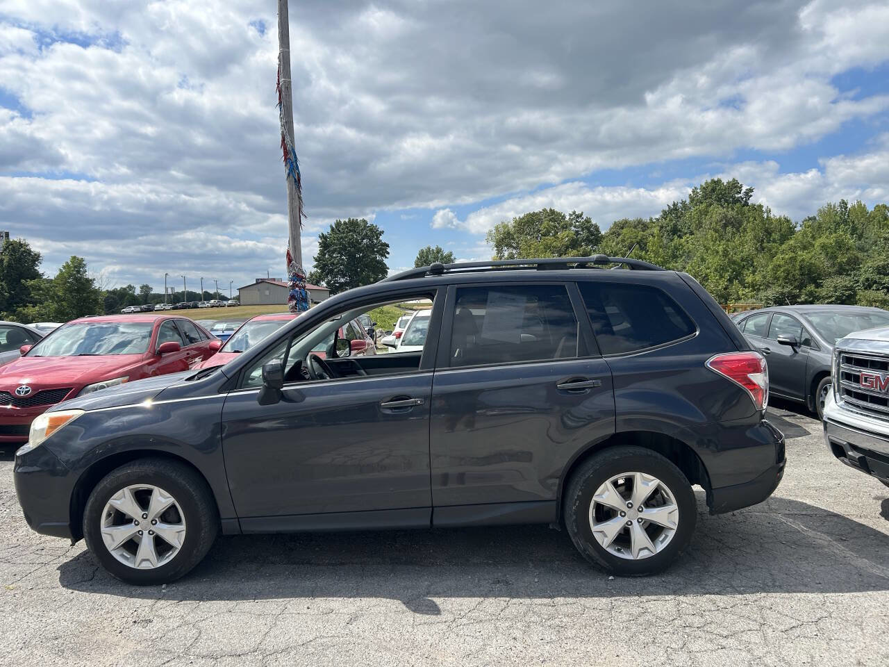 Used 2014 Subaru Forester 2.5i Premium w/ All-Weather Package image 4