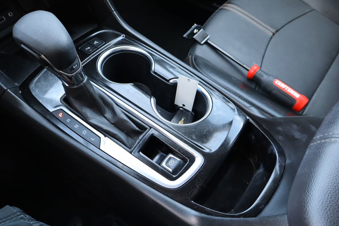 Used 2023 Chevrolet Equinox Premier FWD image 26
