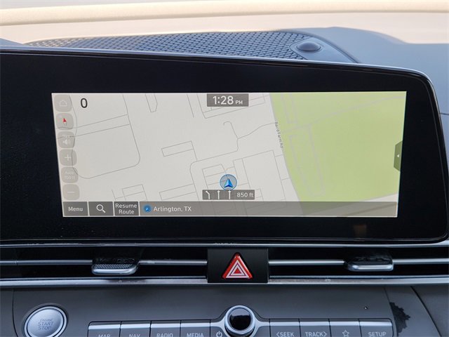 Used 2025 Hyundai Elantra SEL image 13