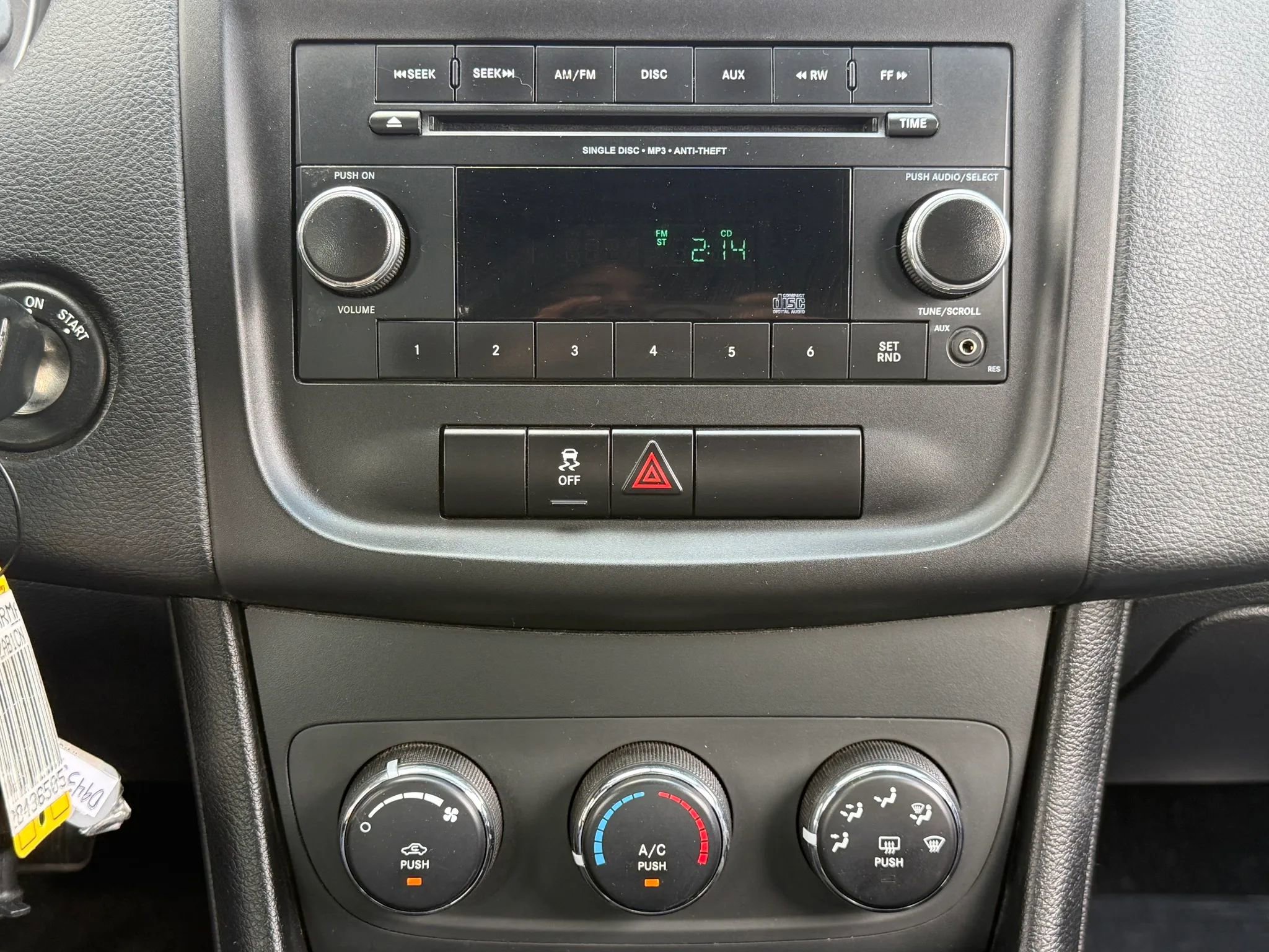 Used 2012 Dodge Avenger SE FWD image 25