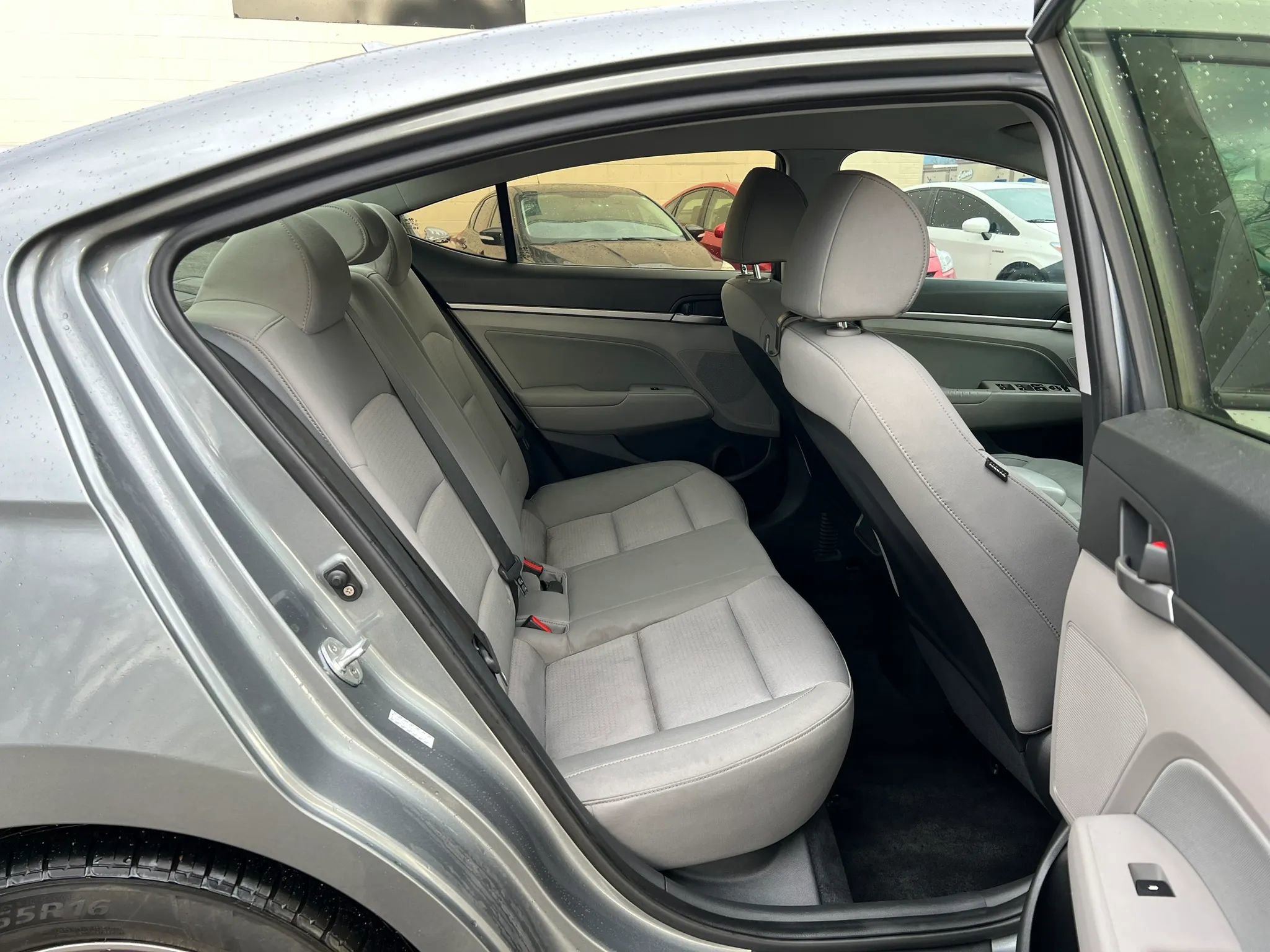 Used 2017 Hyundai Elantra SE image 17