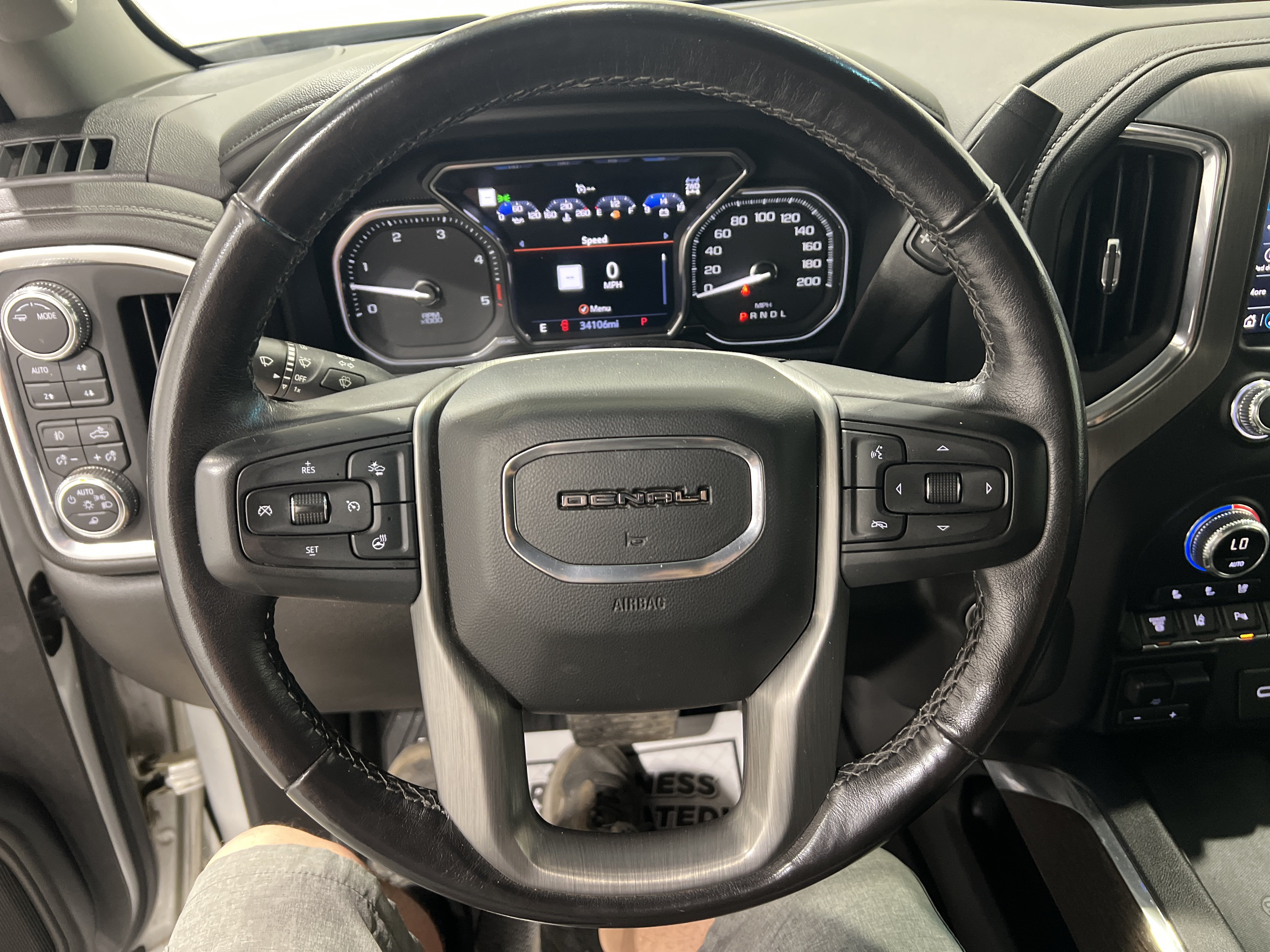 Used 2022 GMC Sierra 3500 Denali AWD/4WD image 8