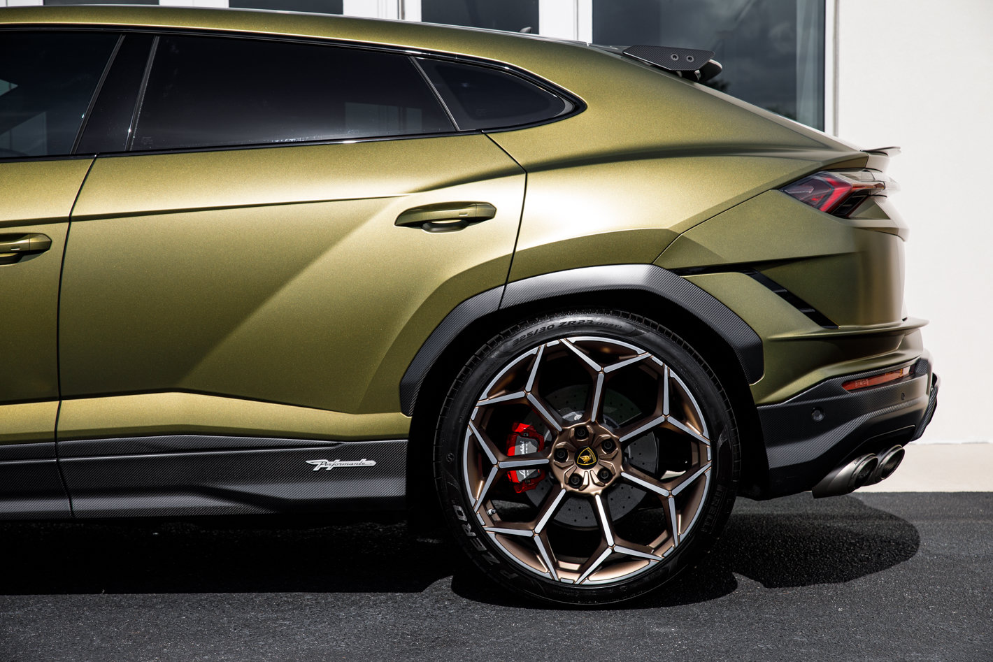 Used 2024 Lamborghini Urus Performante AWD/4WD image 17
