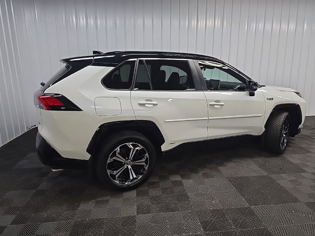Used 2022 Toyota RAV4 XSE w/ Premium Package AWD/4WD image 3