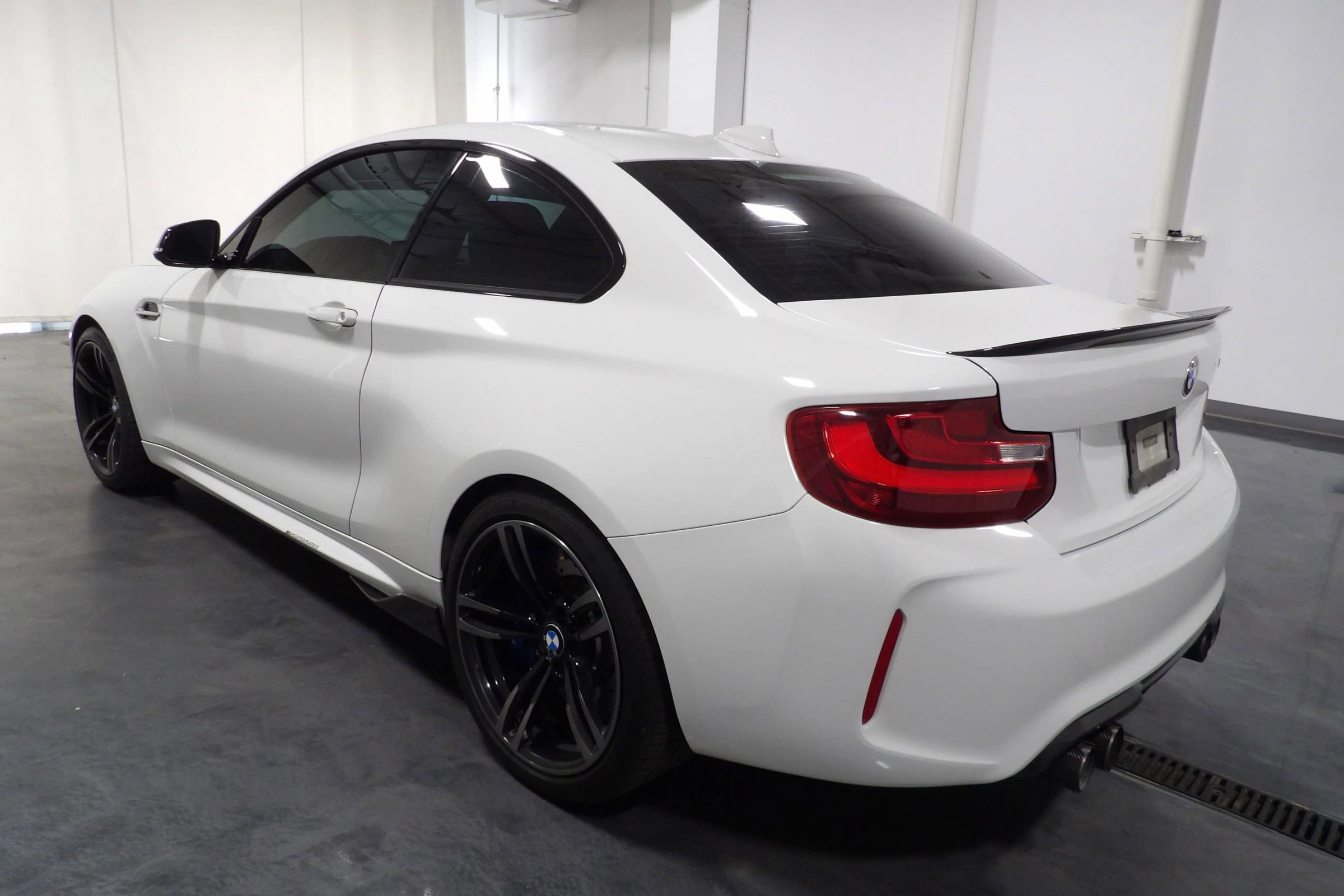 Used 2017 BMW M2 RWD image 8