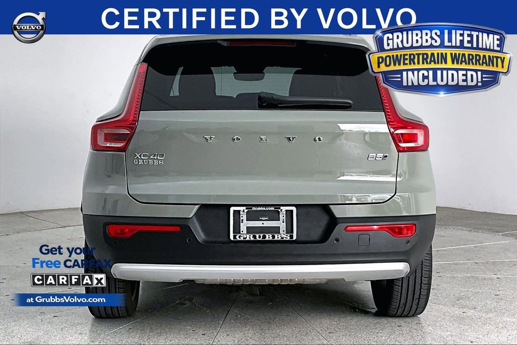 Certified 2025 Volvo XC40 B5 Plus AWD/4WD image 5