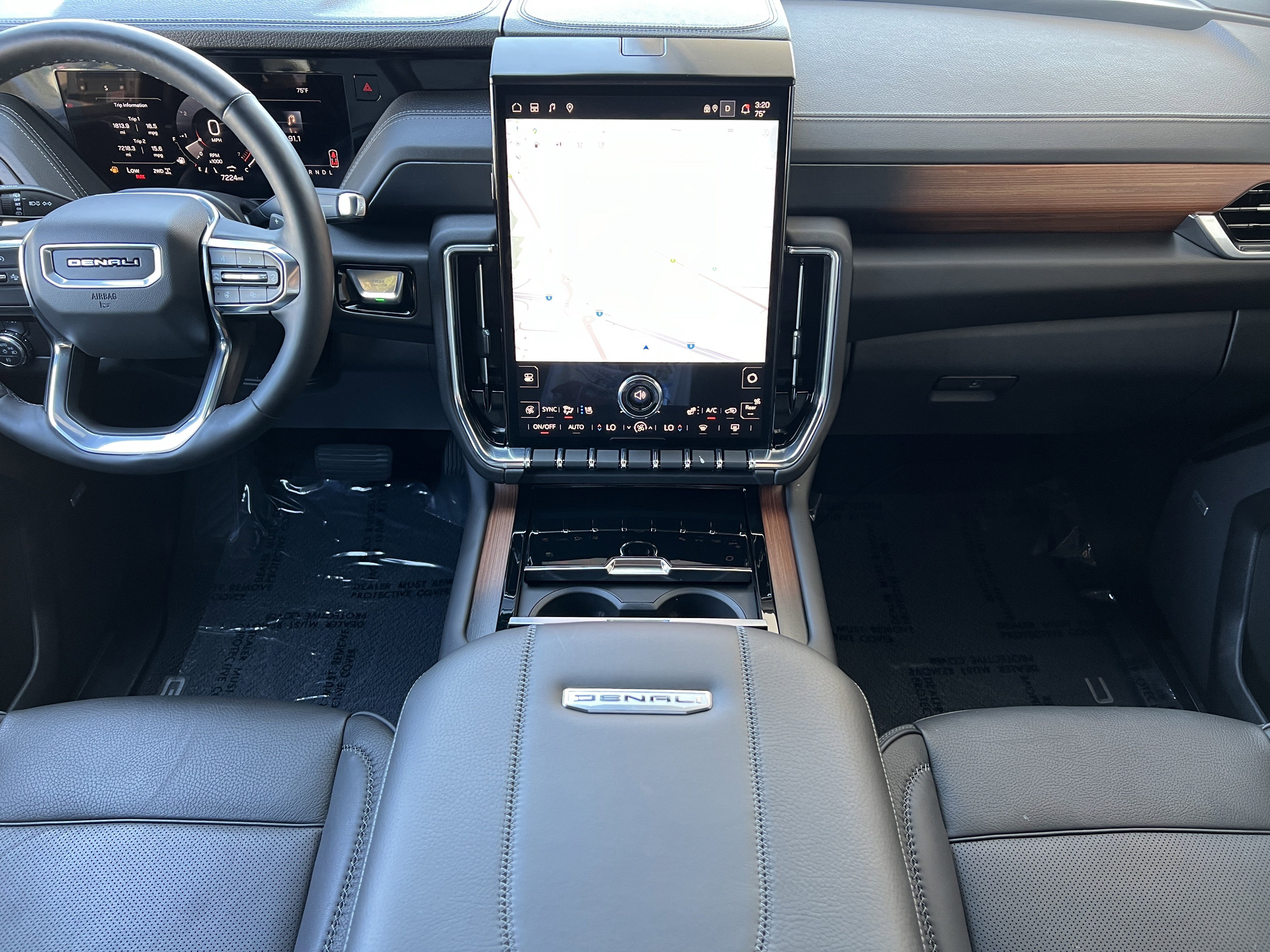 Used 2025 GMC Yukon XL Denali image 39