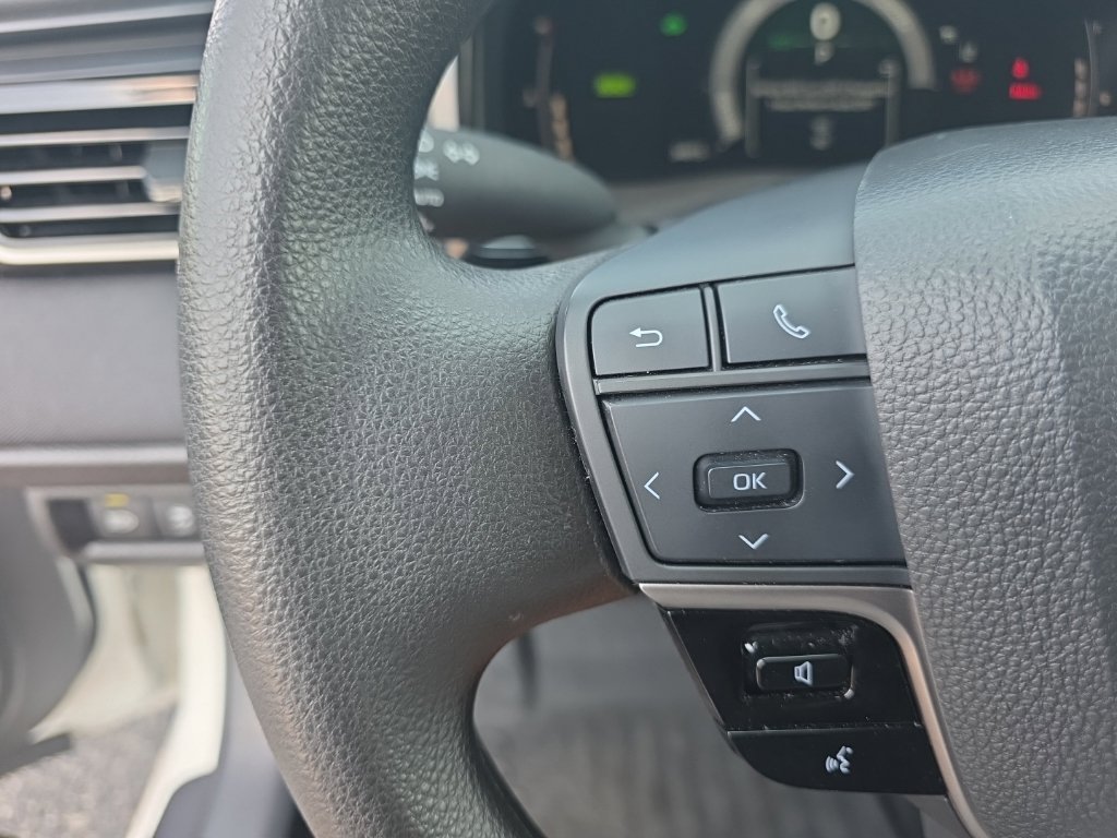 Used 2025 Toyota Camry LE FWD image 16