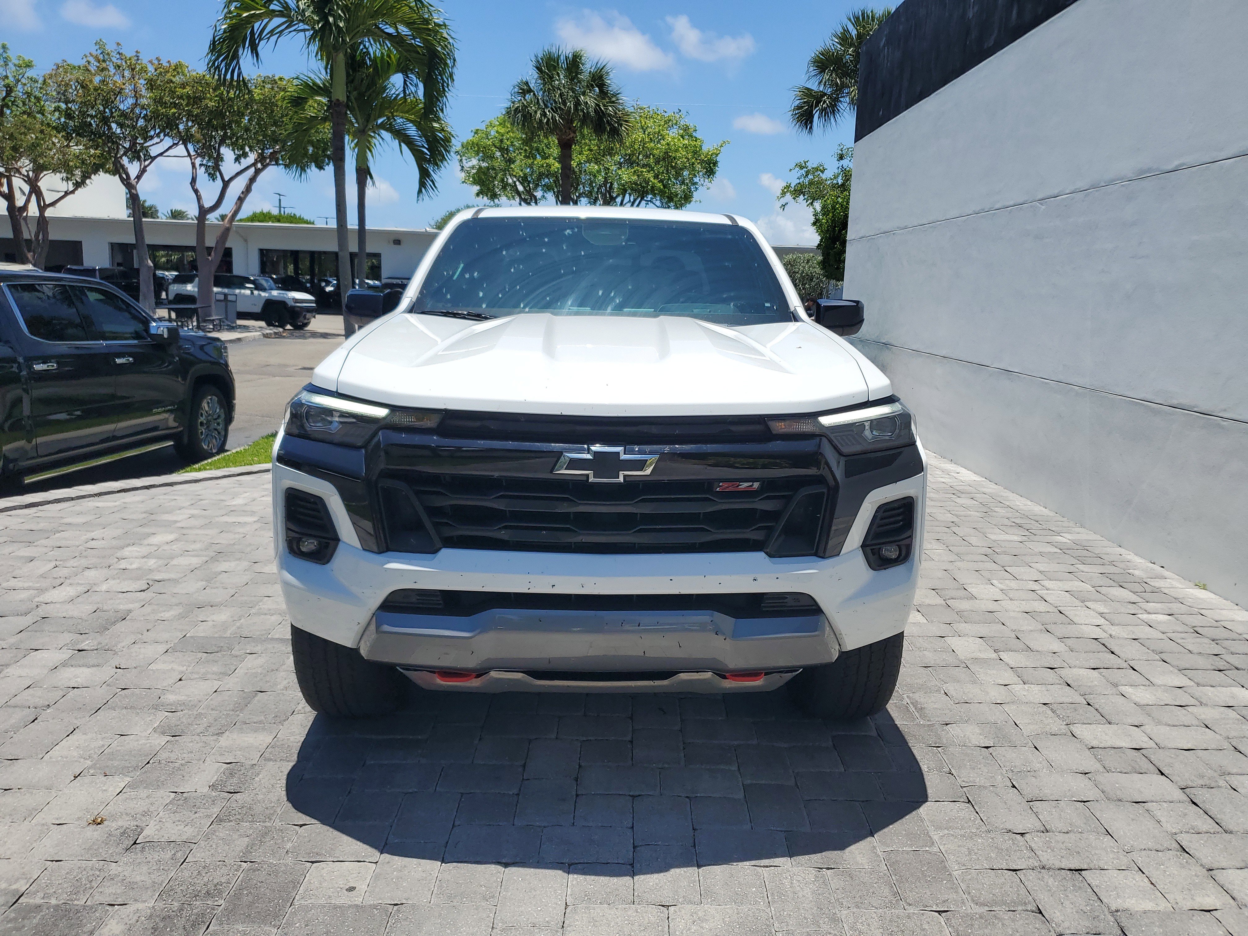 Used 2023 Chevrolet Colorado Z71 w/ Z71 Convenience Package 2 AWD/4WD image 2