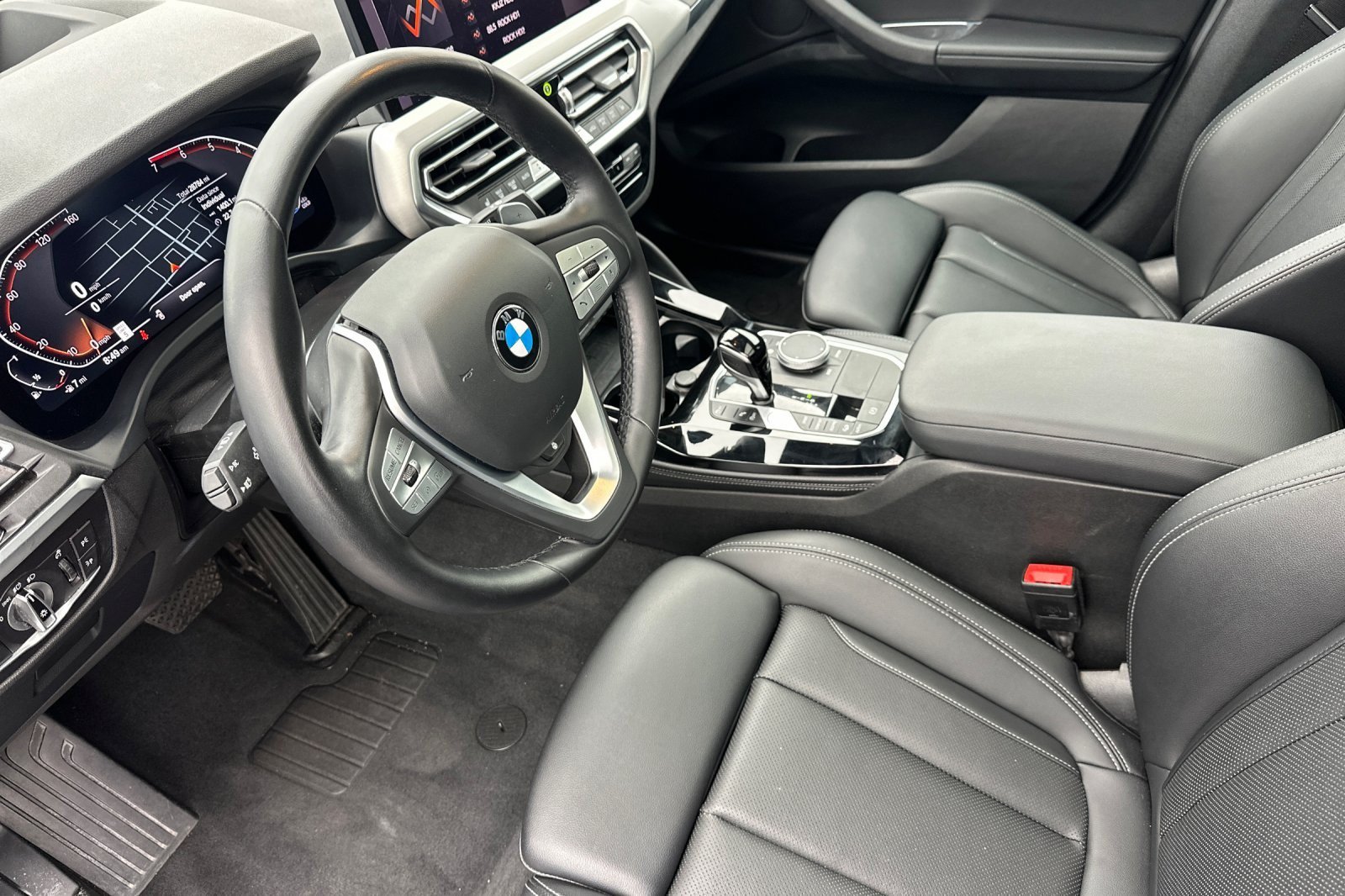 Used 2025 BMW X4 xDrive30i AWD/4WD image 9