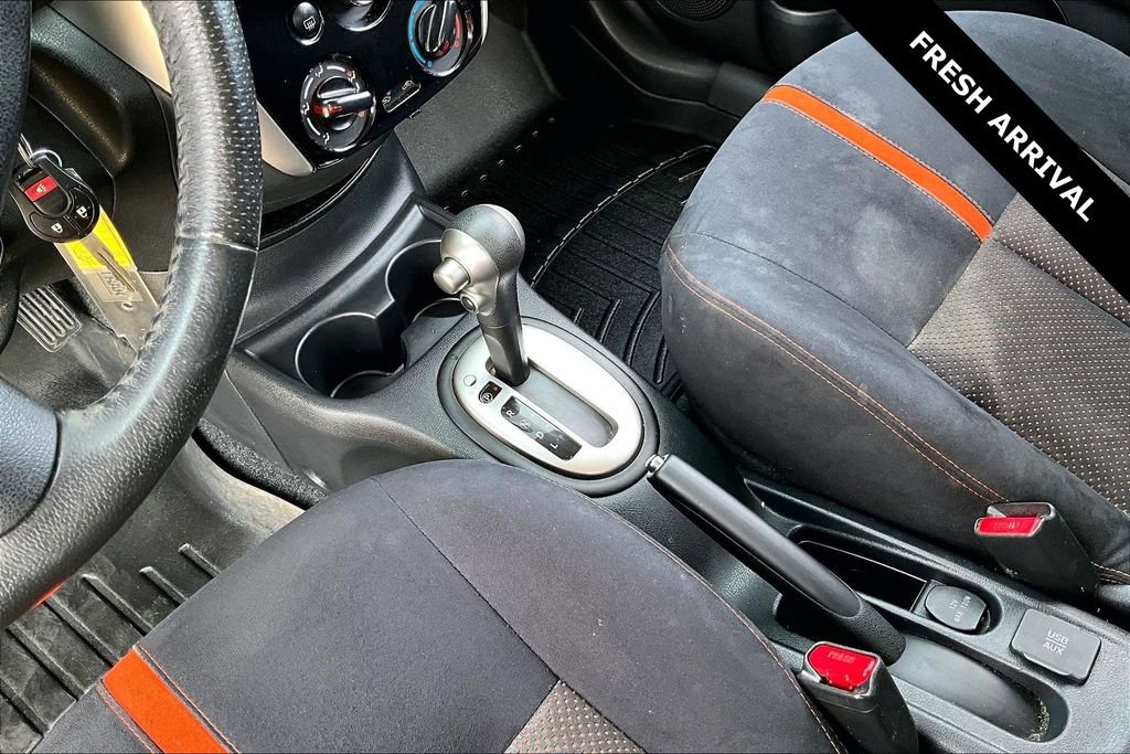 Used 2015 Nissan Versa Note SR image 16