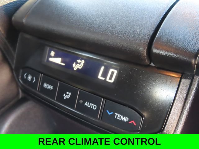 Used 2024 Toyota Highlander LE AWD/4WD image 27