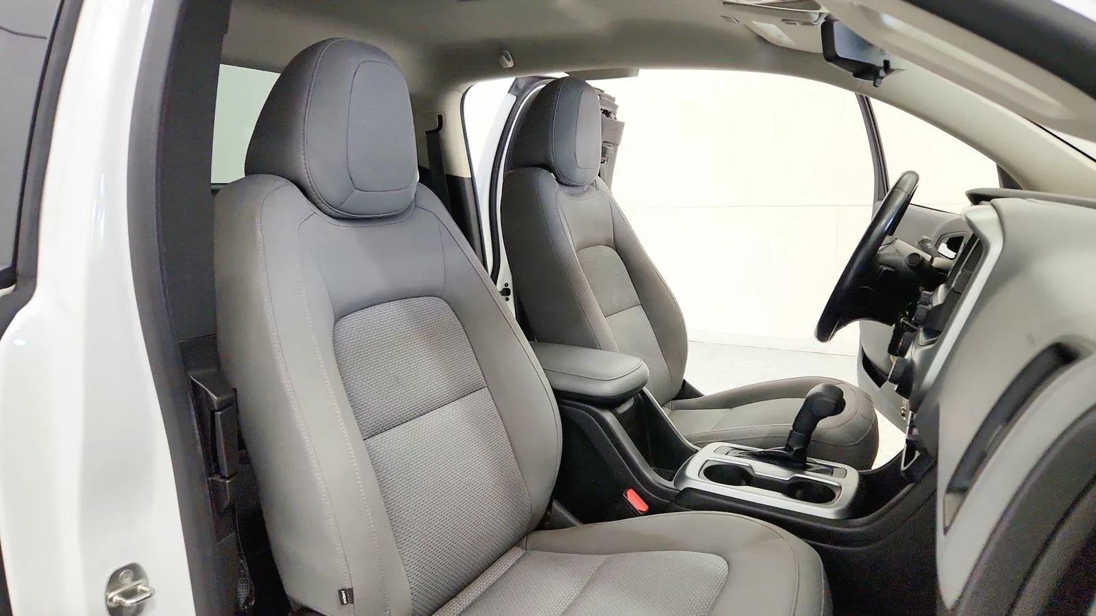 Used 2018 Chevrolet Colorado LT RWD image 30