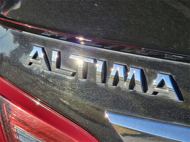 Used 2016 Nissan Altima 2.5 SR w/ Interior Lighting Package image 13
