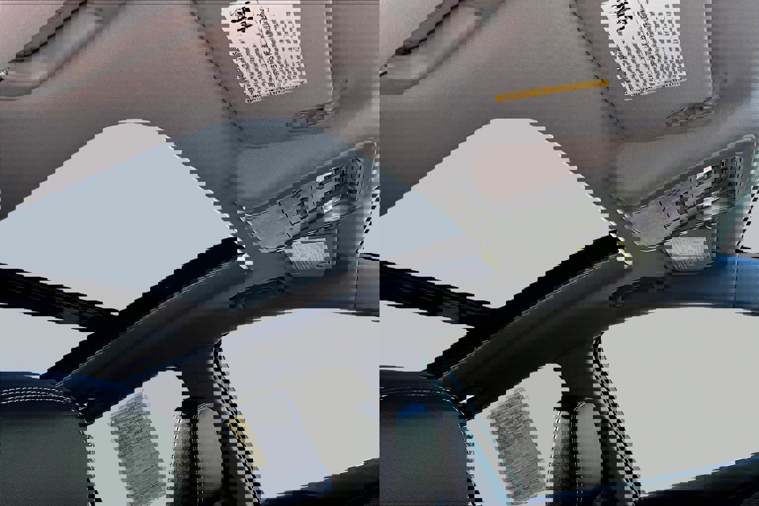 Used 2024 GMC Terrain SLT w/ Infotainment Package II image 18