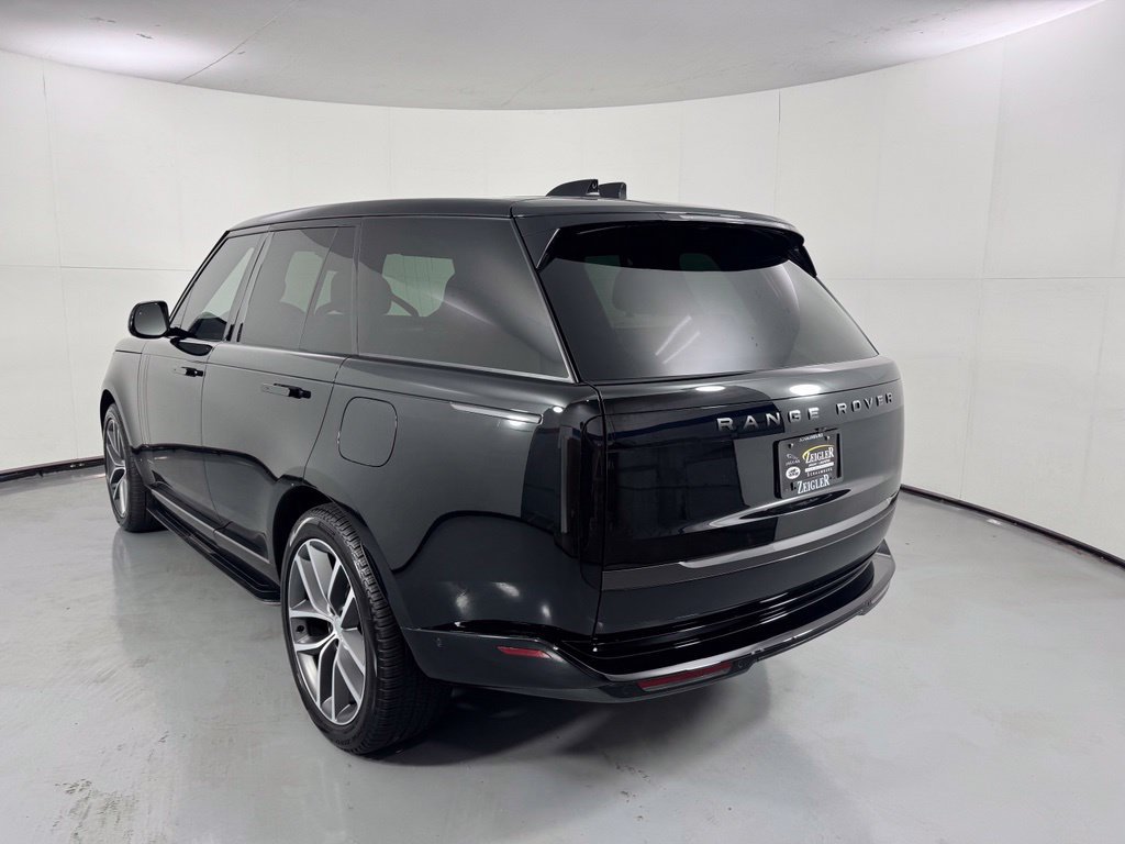 Used 2025 Land Rover Range Rover SE AWD/4WD image 8