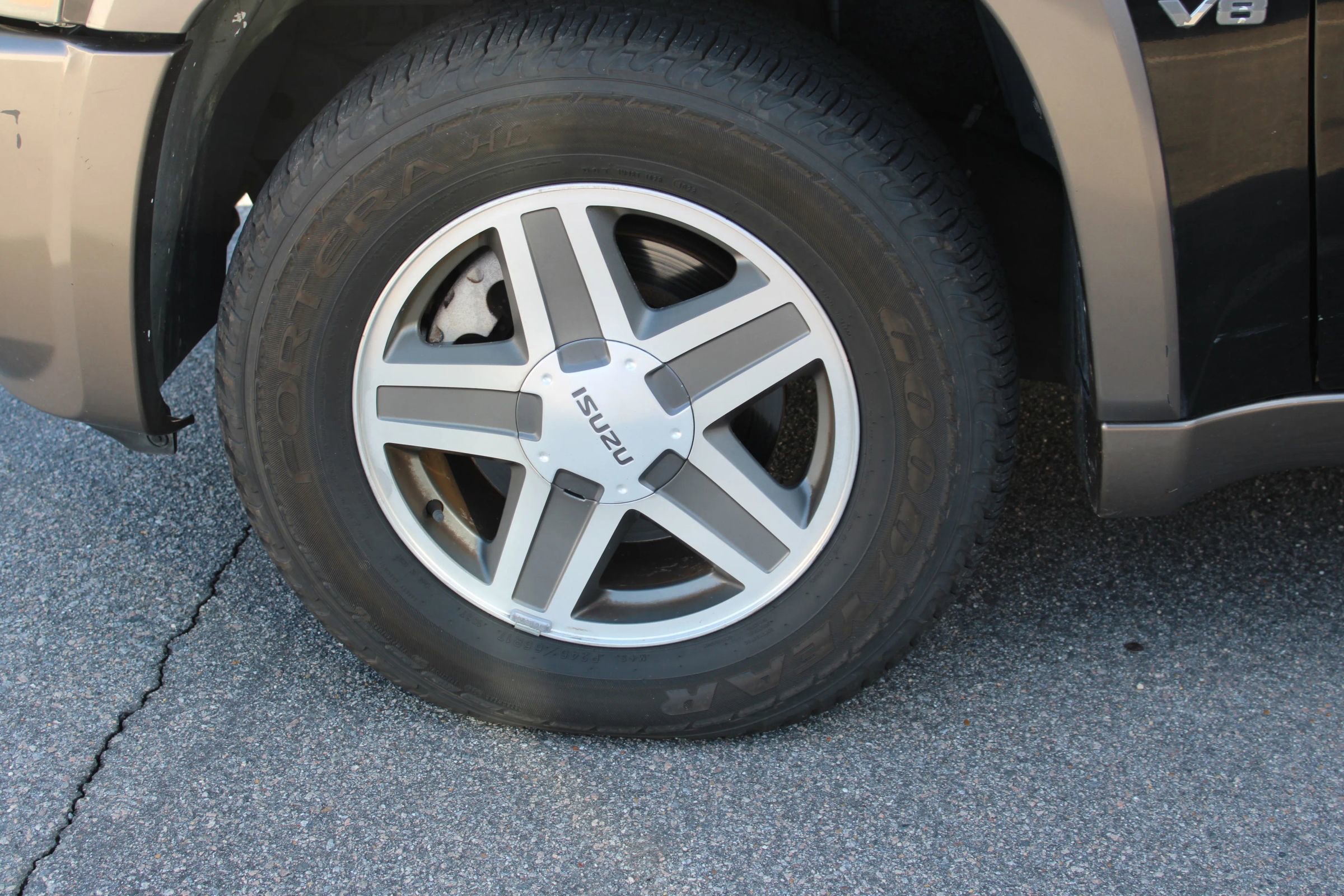 Used 2003 Isuzu Ascender S image 23