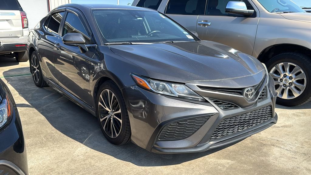 Used 2022 Toyota Camry SE FWD video 2