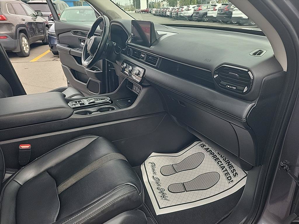 Used 2023 Honda Pilot Touring image 29