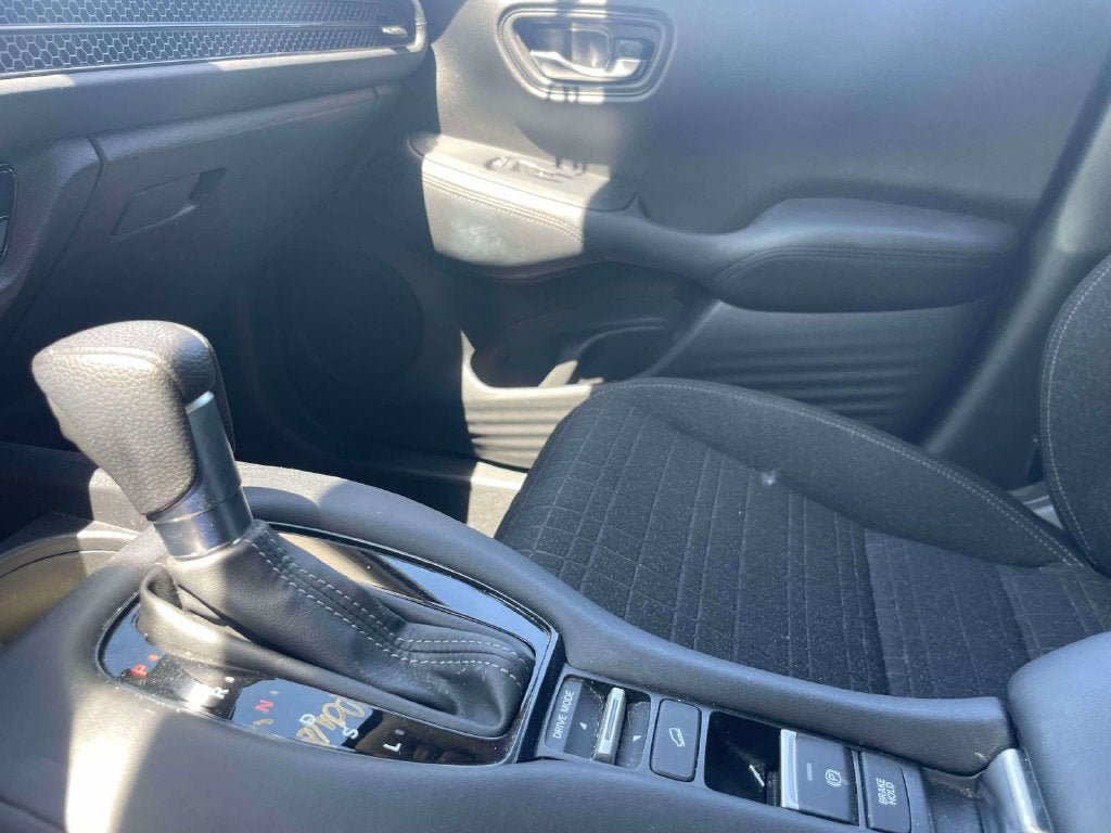 Used 2023 Honda HR-V LX image 30