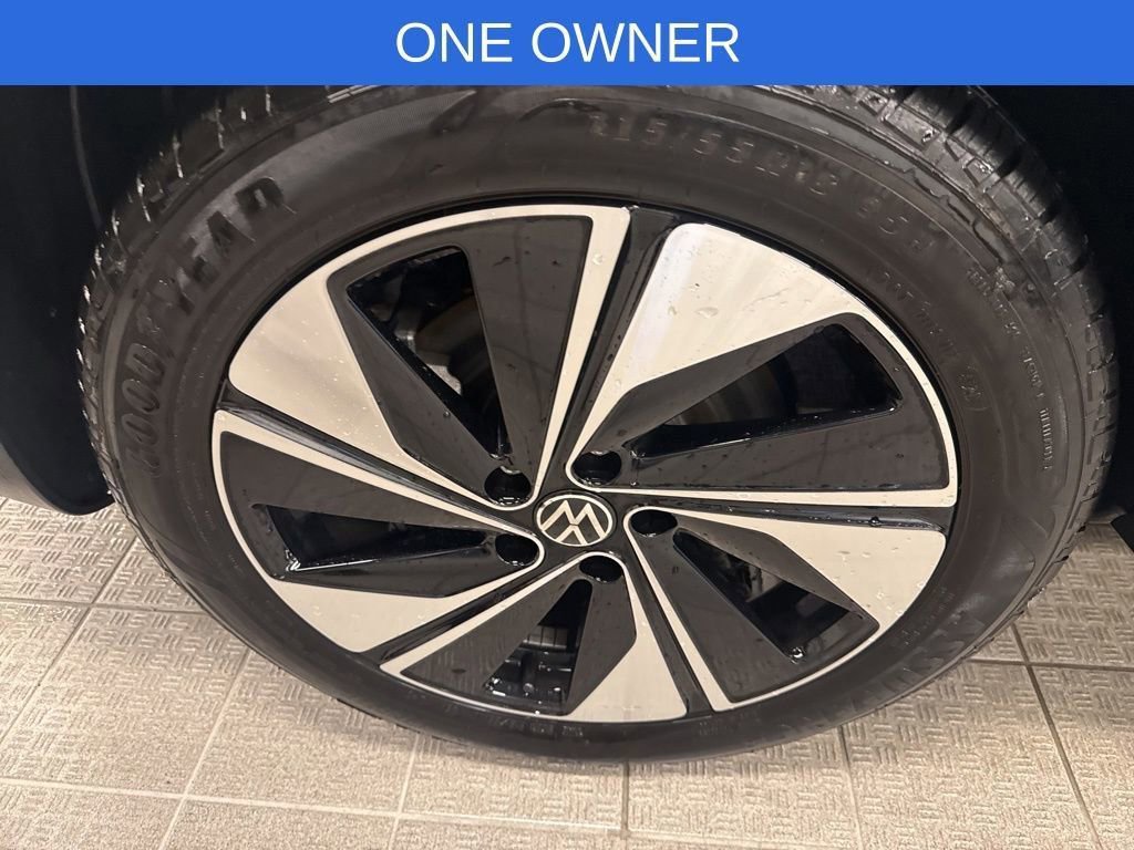 Used 2025 Volkswagen Taos SE image 5