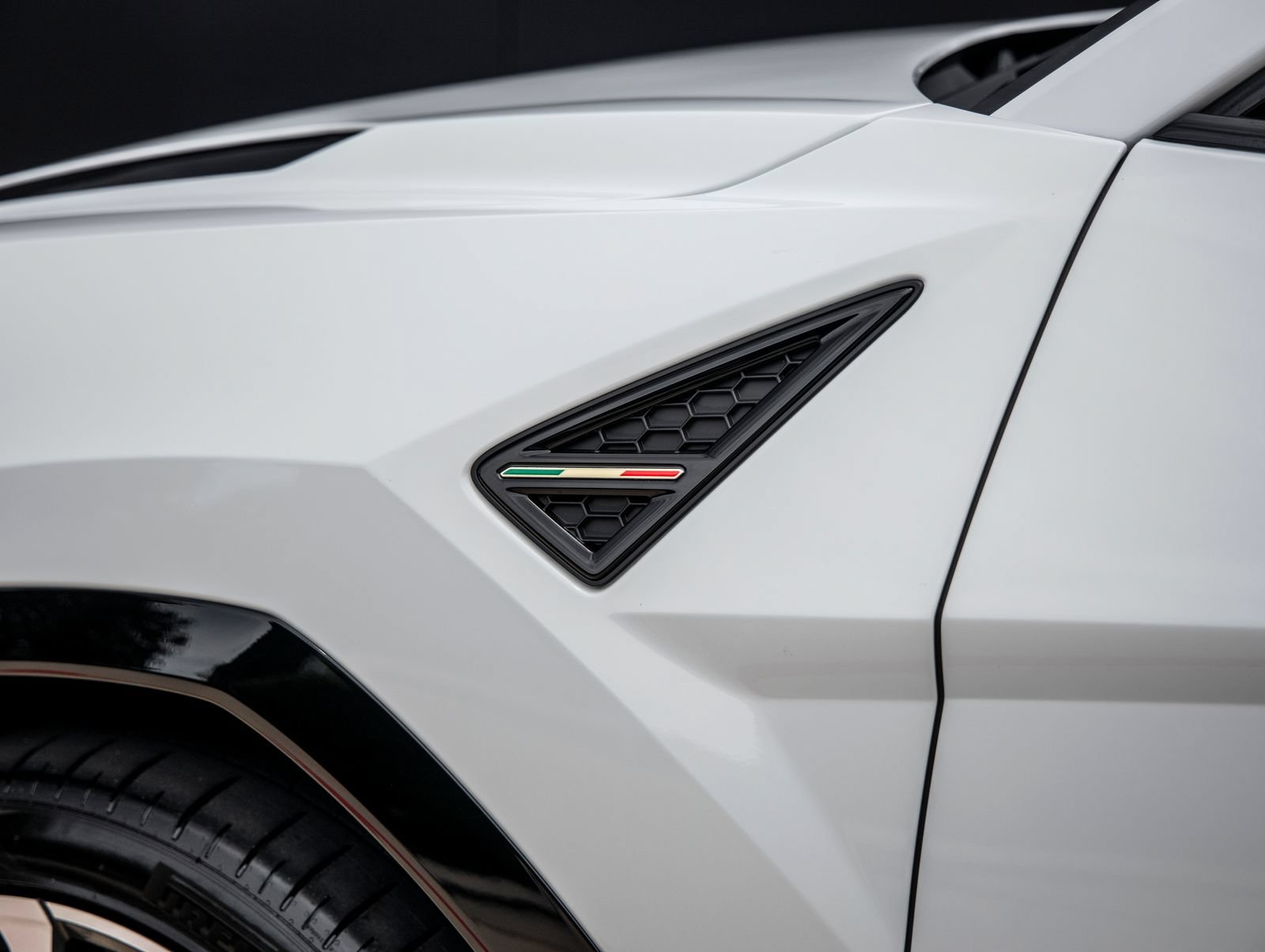 Used 2024 Lamborghini Urus S AWD/4WD image 14