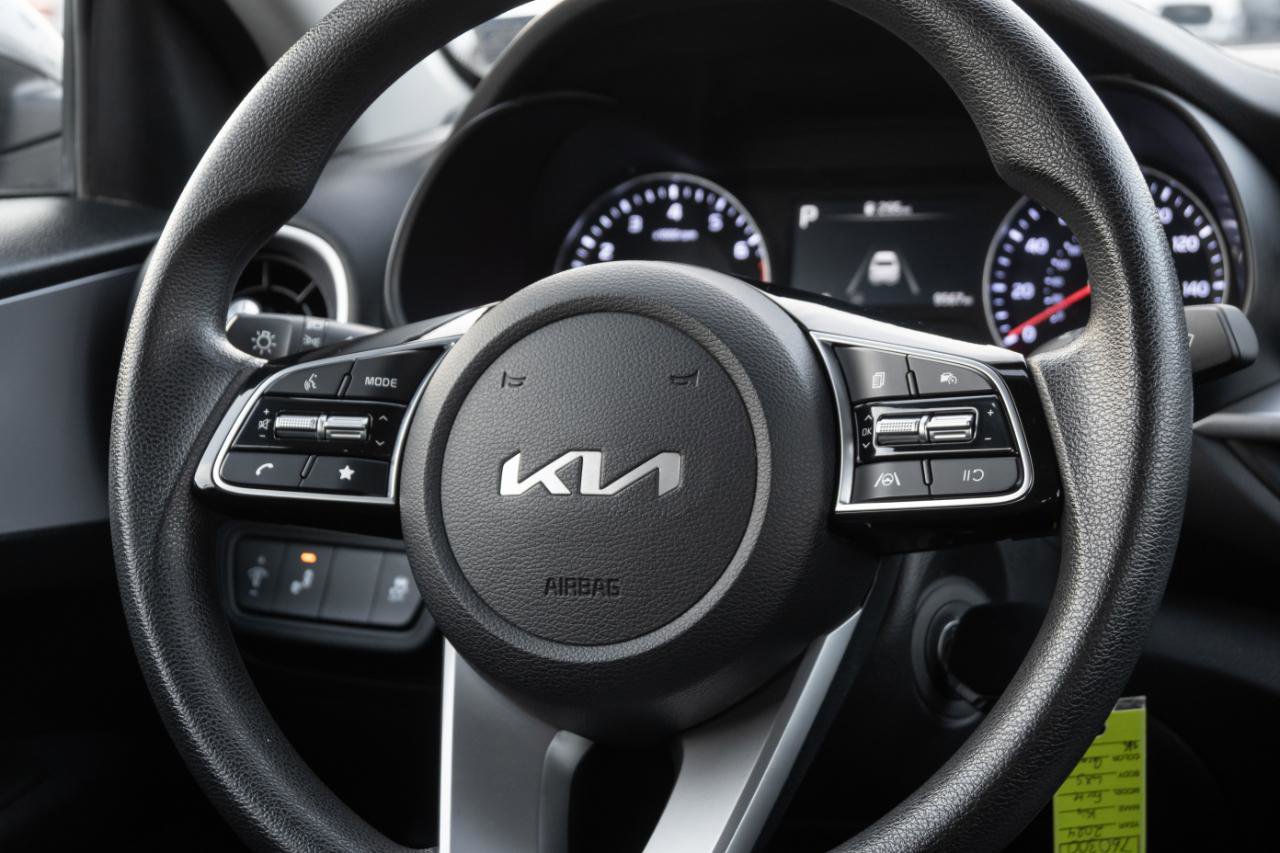 Used 2024 Kia Forte LXS w/ LXS Technology Package image 28
