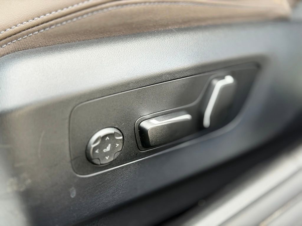 Certified 2025 BMW i5 xDrive40 w/ Premium Package image 15