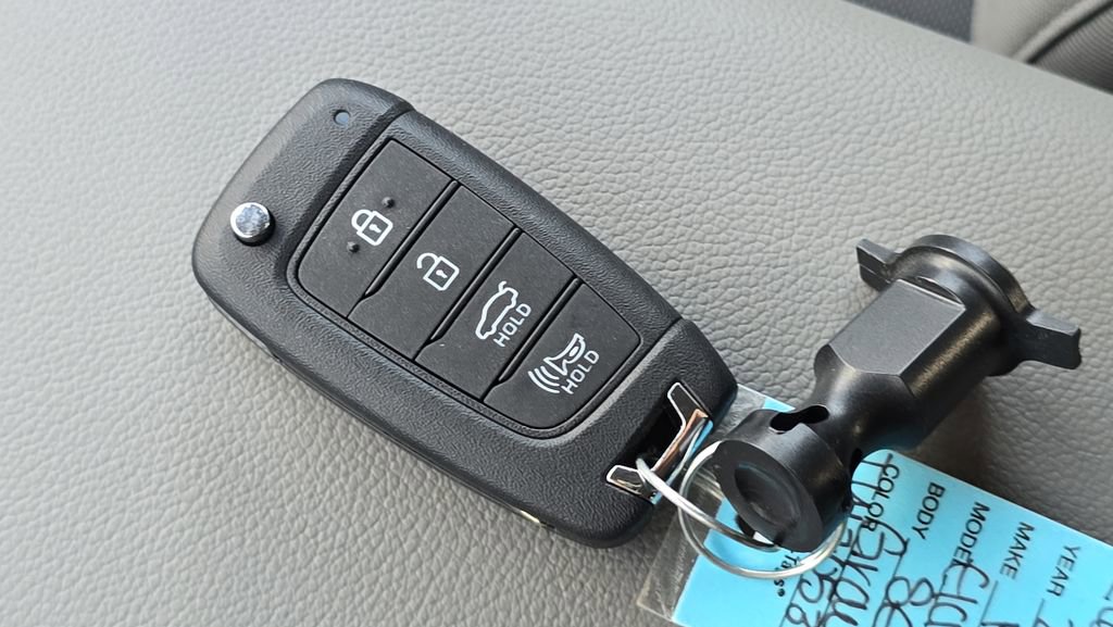 New 2026 Hyundai Elantra SE FWD image 33