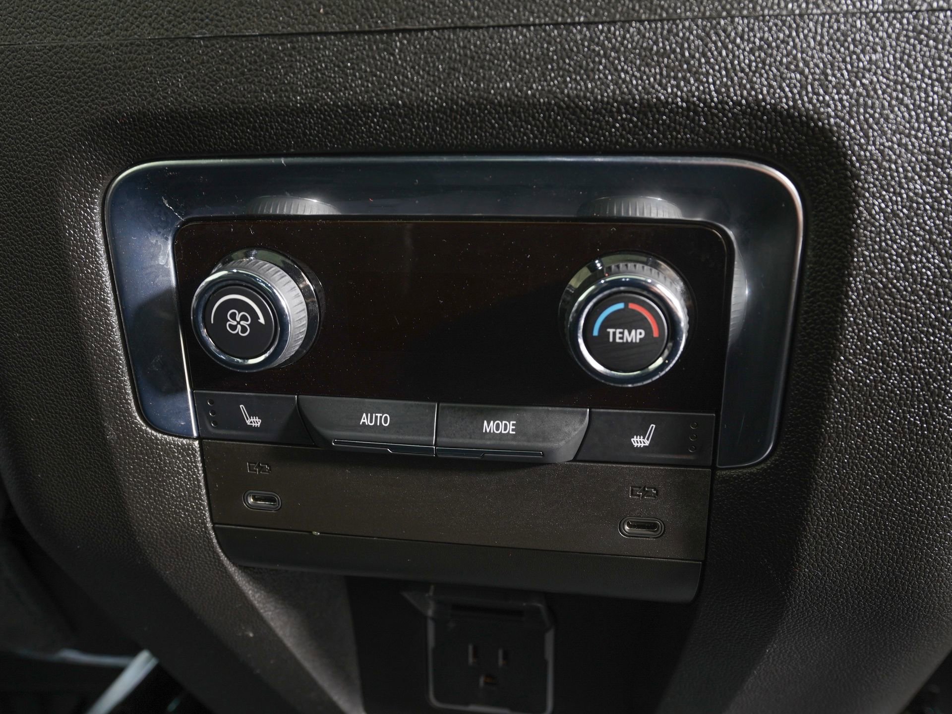 Used 2026 Chevrolet Tahoe Z71 w/ Comfort Package image 12