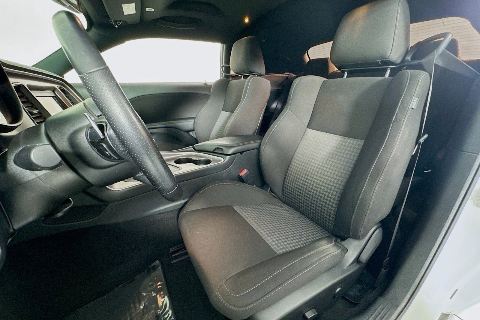 Used 2022 Dodge Challenger GT image 16