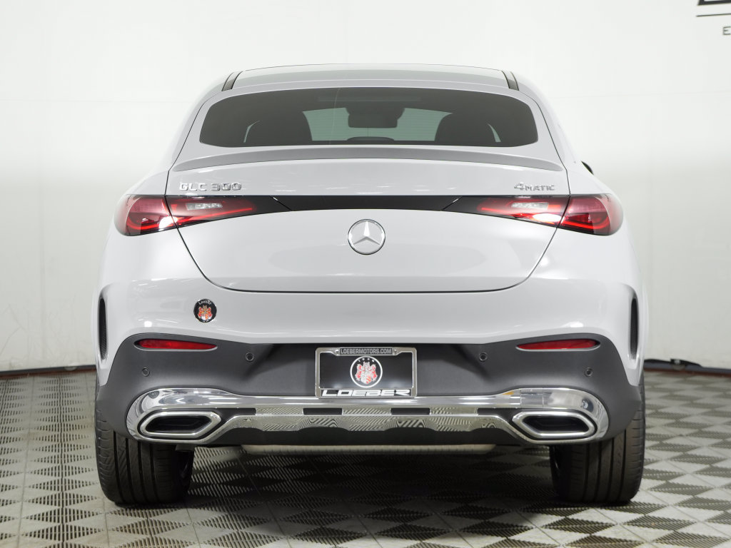 Used 2025 Mercedes-Benz GLC 300 4MATIC image 4